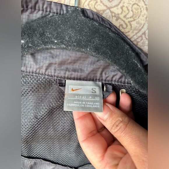 Nike Black Women's Jacket - Picture 5 of 5